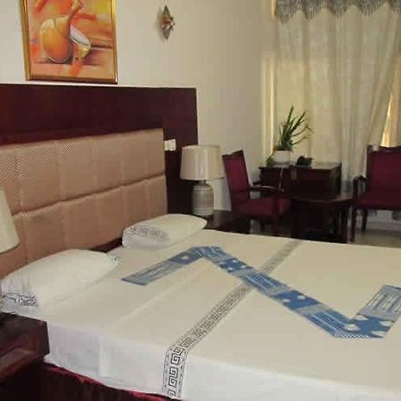 פורטו-נובו Hotel Freedom Palace מראה חיצוני תמונה